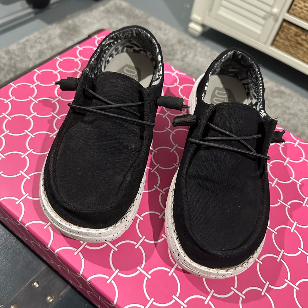 Black Casual Women's Slip-On Sneakers - Comfortable Everyday Shoes